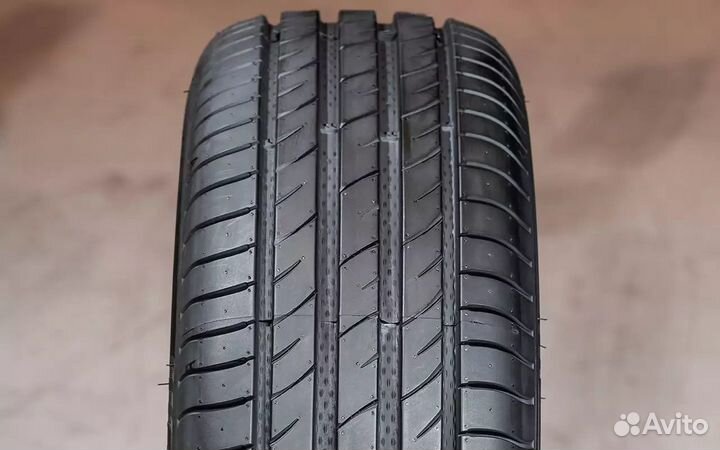 Delinte DS2 205/40 R17 84W