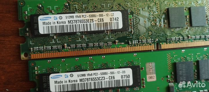 Материнская плата с процессором и памятью