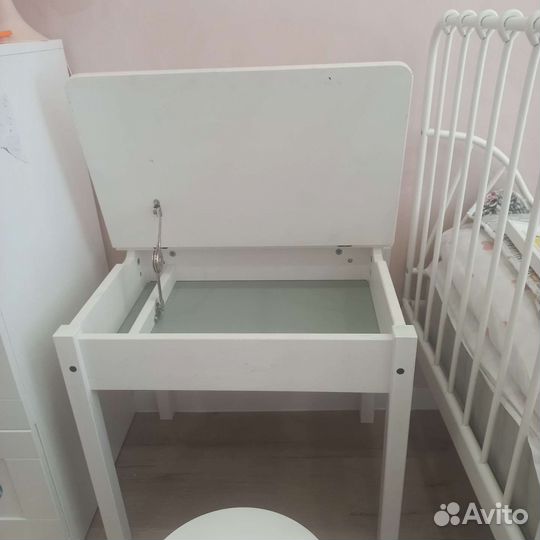 Столик IKEA и стульчик