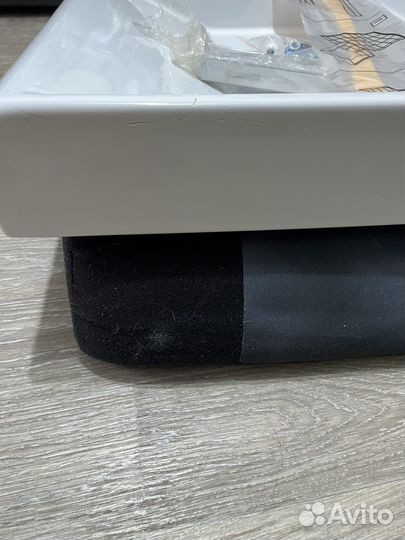 Раковина кировит 60х60