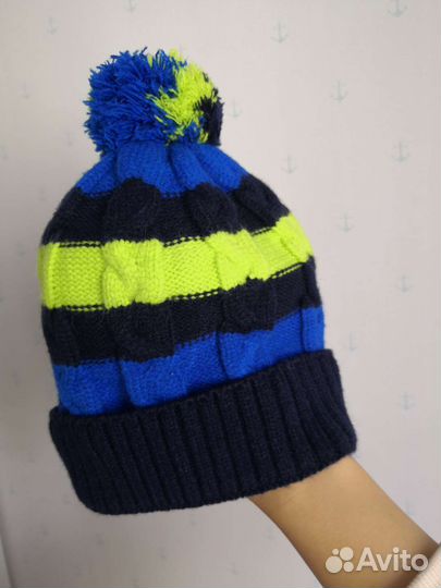 Шапка зимняя на 2-3 года зимняя, новая на флисе