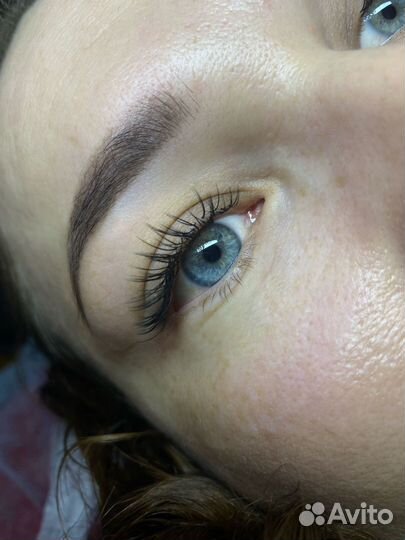 Модель на наращивание ресниц мокрый эффект