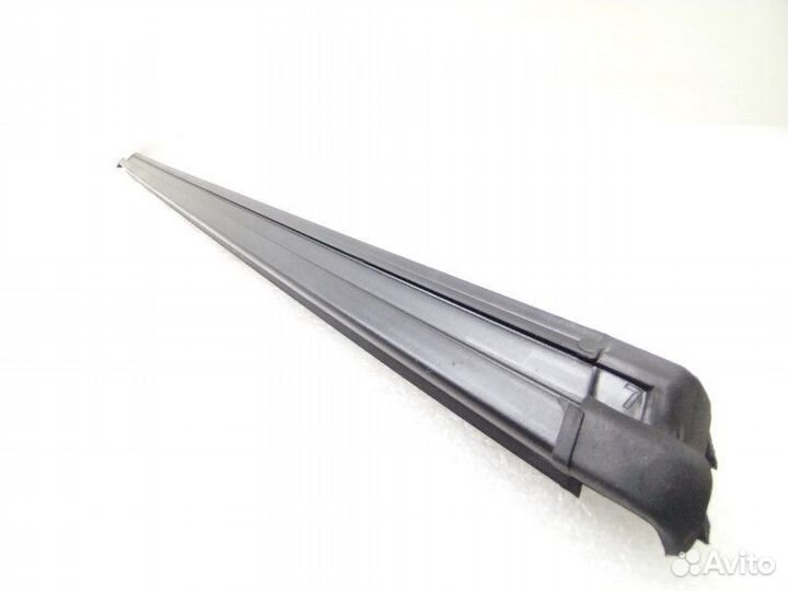 Уплотнитель стекла двери передний левый Volkswagen