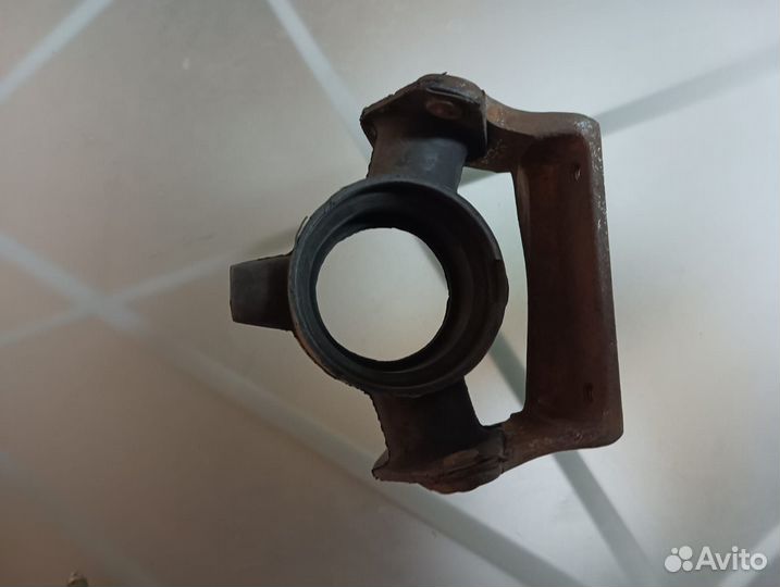 Подвесной (муфта) кардана газ 14 чайка