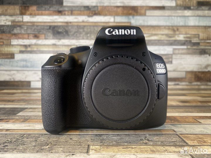 Canon EOS 1300D kit EF-S 18-55mm 3.5-5.6 III