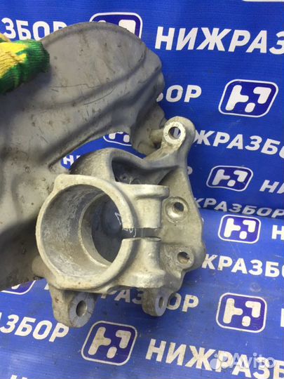 Кулак поворотный передний левый Bmw 7-Серия