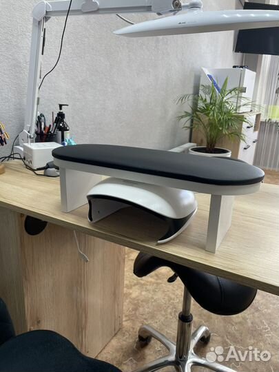 Маникюрная подставка для рук