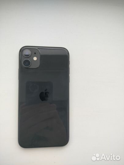 Телефон iPhone 11