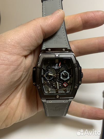 Часы наручные hublot