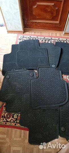 Автомобильные коврики резиновые и велюровые