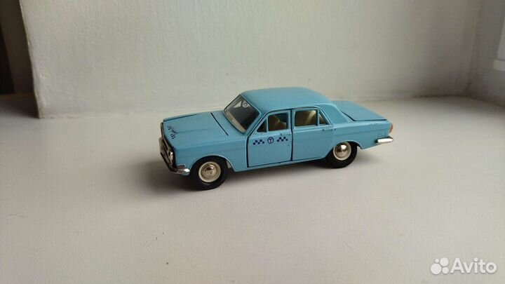 Волга газ 24 Голубое такси модель СССР 1:43