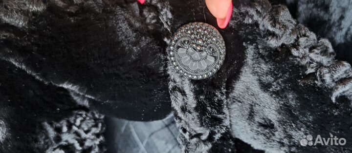 Шуба из мутона с отделкой из каракуля