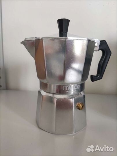 Гейзерная кофеварка