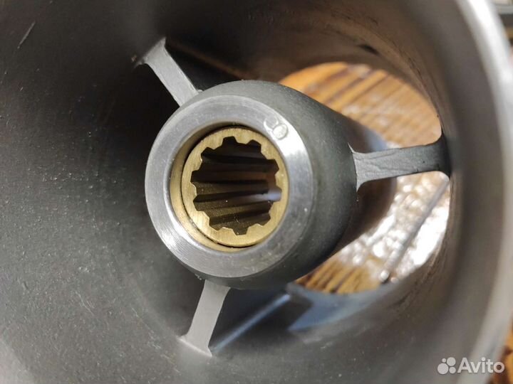 Гребной винт Suzuki 20-35 л.с.; 3х10-1/4х12, сталь