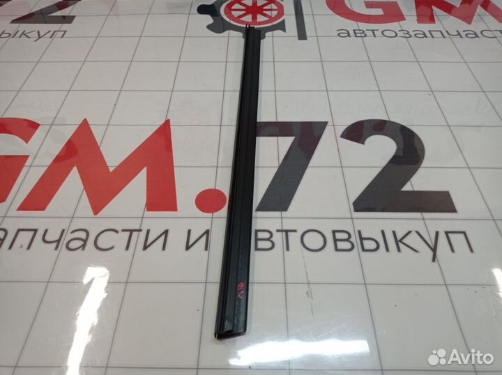 Накладка стекла задняя правая Б/у LADA Granta 11180620332001 25752