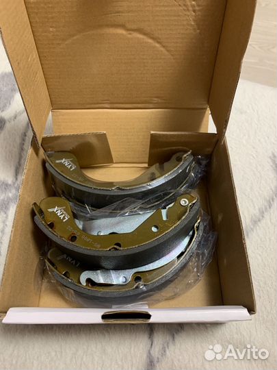 Тормозные колодки задние барабанные Lynx