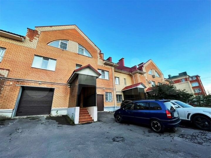 Таунхаус 256,2 м² на участке 1 сот.