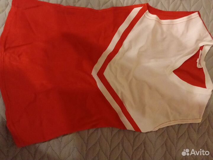 Костюм для черлидинга с помпонами