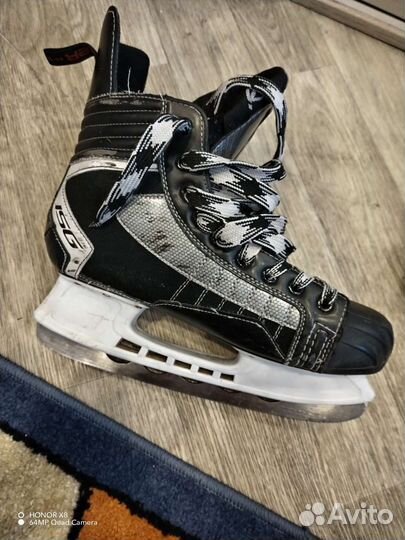 Продам коньки