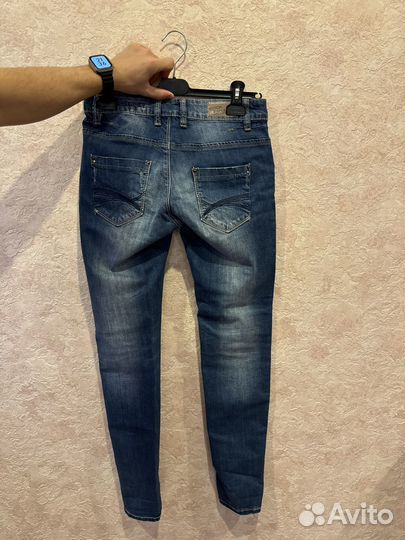 Джинсы женские