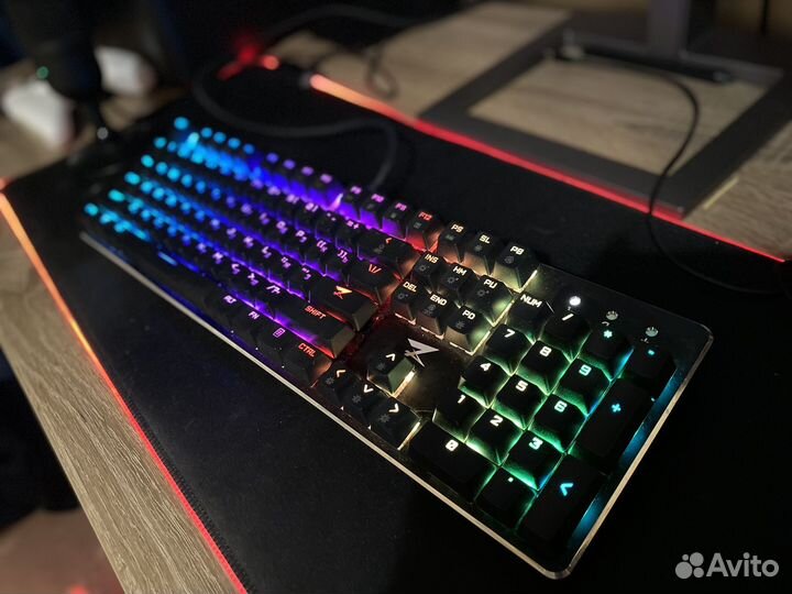 Игровая механическая клавиатура