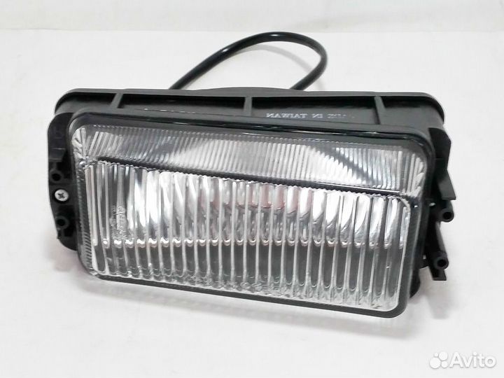 Противотуманная фара правая Mercedes W463