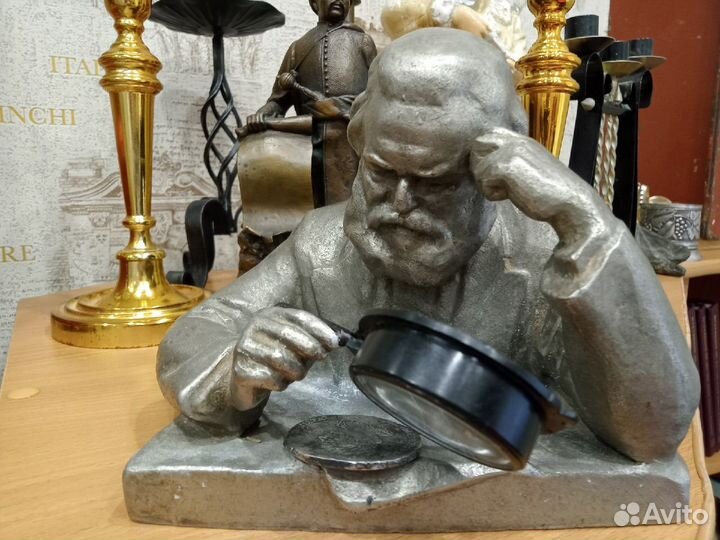 Монеты,значки,предметы старины