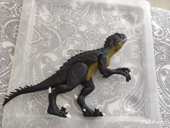 Динозавры jurassic world