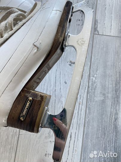 Фигурные коньки risport