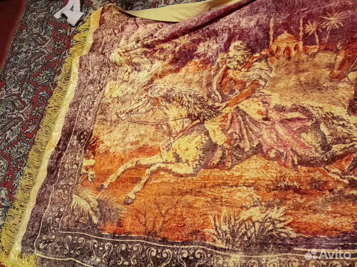 Плюшевая скатерть и бархатный ковёр старинные