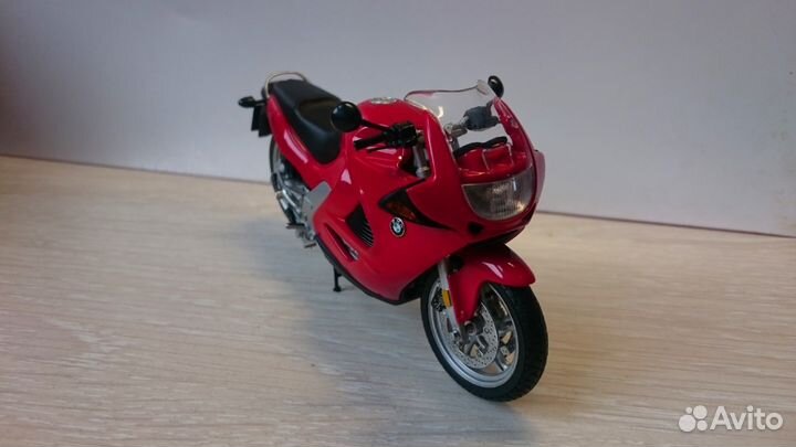 Редкая модель мотоцикла BMW. Масштаб 1 18