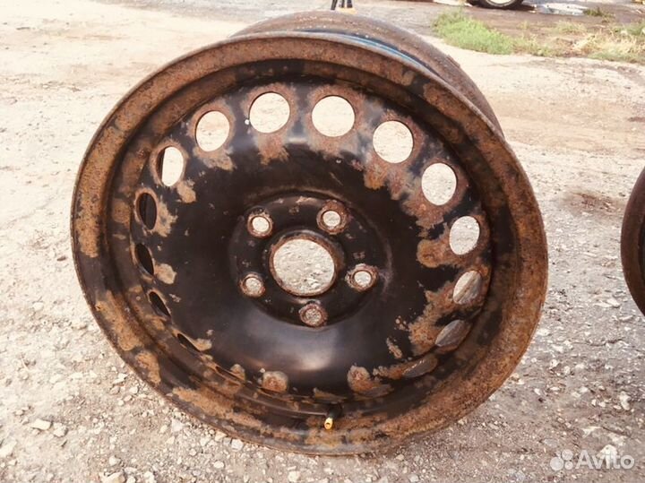 Штампованные диски r 15