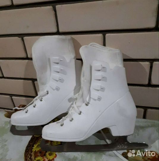 Новые коньки 34 и 36 размер