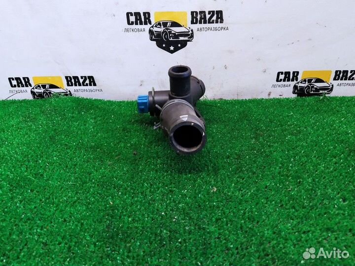 Фланец двигателя системы охлаждения