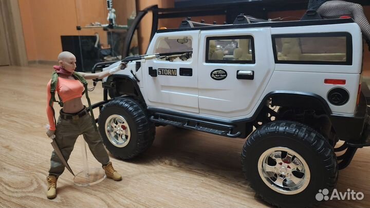 Огромный Hummer для экшен кукол 1:6
