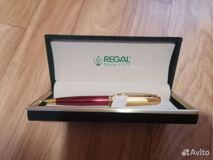 Ручка шариковая подарочная