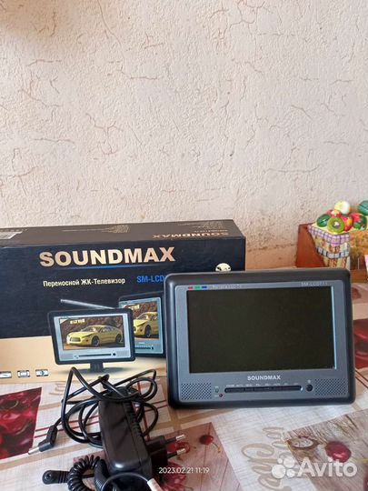 Переносной ЖК -телевизорSM-LCD711