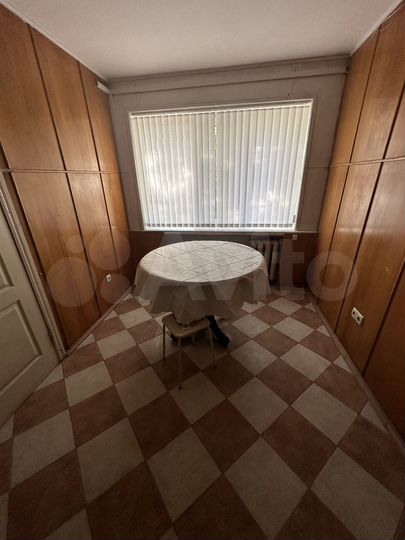 Комната 17 м² в 4-к., 1/5 эт.