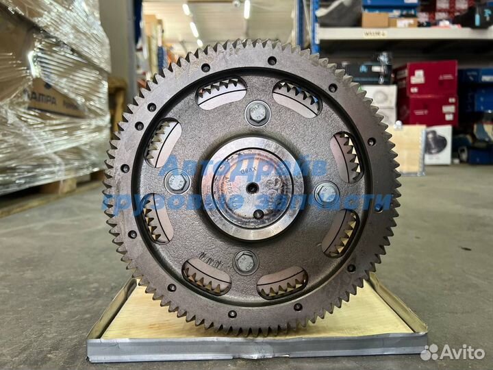 Распредвал Mercedes Axor мотор ом460 ом457