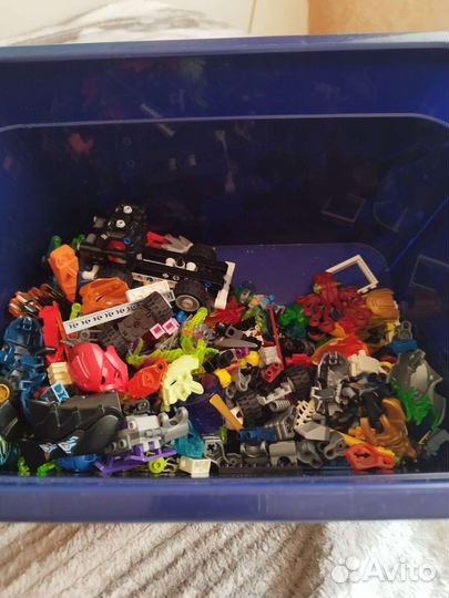 Lego аксессуары(Bionicle, минифигурки оригинал)