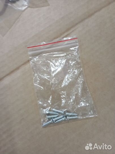 Крючки для одежды в прихожую