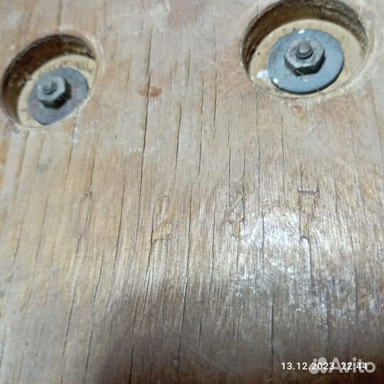 Старинные настенные часы 