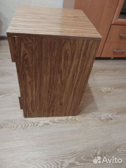 Продам тумбочку