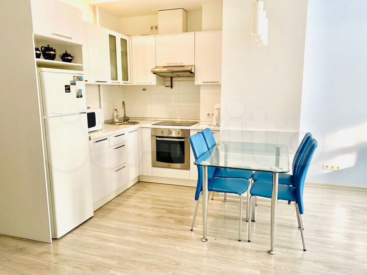 2-к. квартира, 60 м², 4/10 эт.