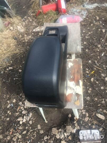 Mitsubishi lancer 9 подлокотник