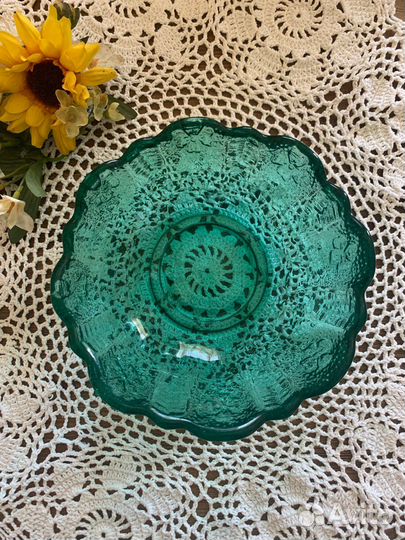 Сахарница и салатник цветное стекло