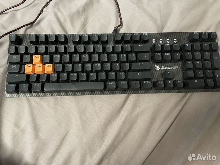 Игровая клавиатура Bloody B800