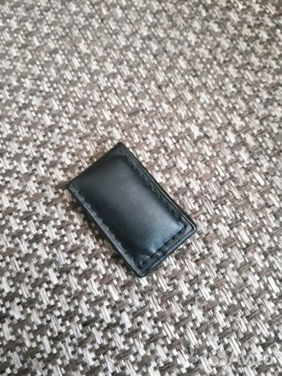 Зажим и кошелек для денег