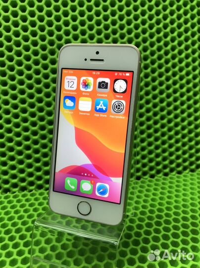 Телефон iPhone se (30770)