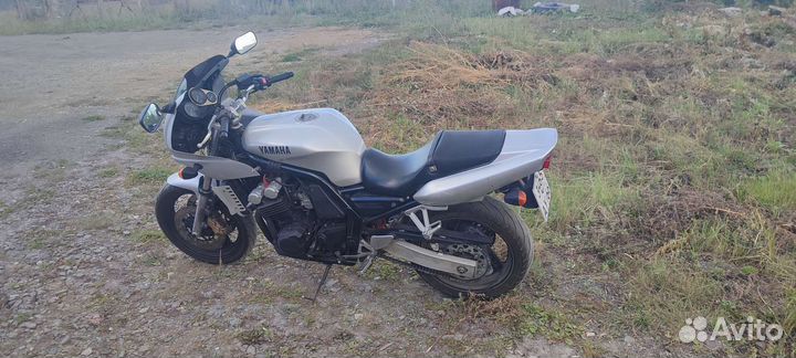 Yamaha FZ400